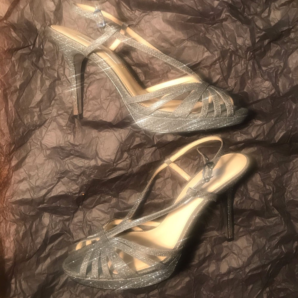 Nina New York silver sparkle 4in heels